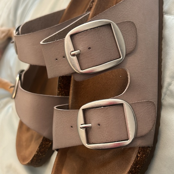 Time and Tru 8W Sandals like Birkenstocks Gray Adjustable Strap - Picture 5 of 6